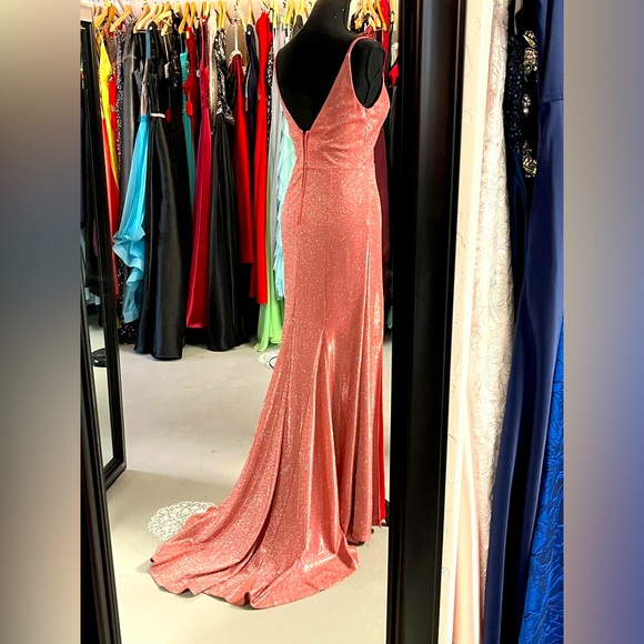 Long dress - Picture 3 of 4